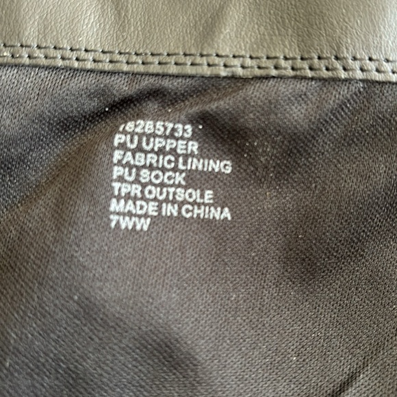 Brand new zip up black knee high chunk heel boot size 7 with wide calf - Picture 5 of 5